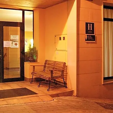 De Otel 2*