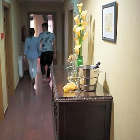 De Otel 2*
