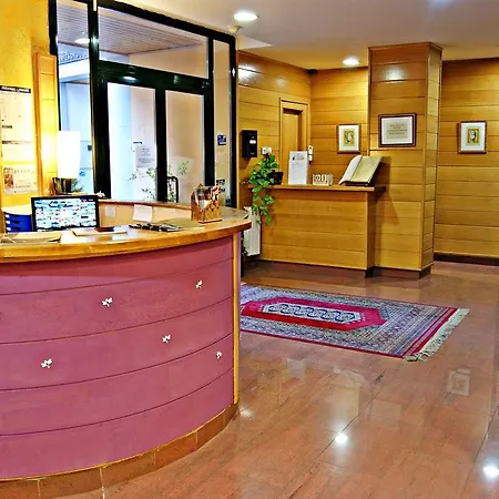 De Otel 2*