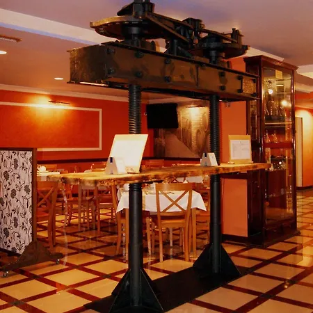 De Otel 2*
